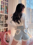 Bobon21（ボボンニジュウイチ）の「ファー襟ハートくり抜きスリム