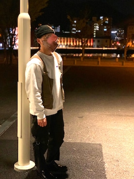 「DOLCE&GABBANA（ドルチェアンドガッバーナ）のアイテム（カーゴパンツ）」を使った、KHOさん（メンズ・171cm）の春コーディネート