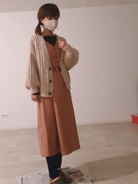 「natural couture（ナチュラルクチュール）の棒針風ショートカーディガン（カーディガン/ボレロ、ベージュ系）」を使った、noyuさん（レディース・158cm）の冬コーディネート