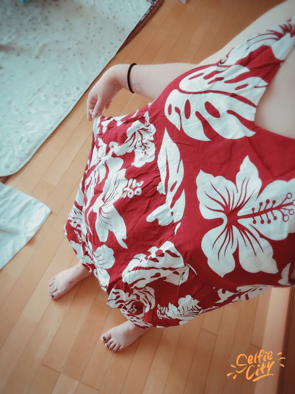 「夏コーデ、リラックススタイル」｜「lecielのアイテム（つなぎ/オールインワン、レッド系）」を使った、猫たんさん（レディース・156cm）の夏コーディネートの1枚目の写真
