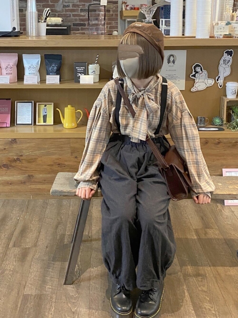 「プチプラコーデ、秋服準備はじめました、低身長コーデ、いいね、save、フォローお願いします🤑、秋カラー、秋服、ゆるコーデ、チェックシャツ、サスペンダー、秋のカフェオレコーデ」｜「Samansa Mos2のバルーンパンツ（その他パンツ、グレー系）」を使った、るる 🥦低身長コーデ🥬さん（レディース・149cm）の秋コーディネートの1枚目の写真