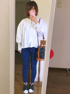 「Factor=（ファクターイコール）のアイテム（バッグ）」を使った、emii☺︎さん（レディース・157cm）の春コーディネート