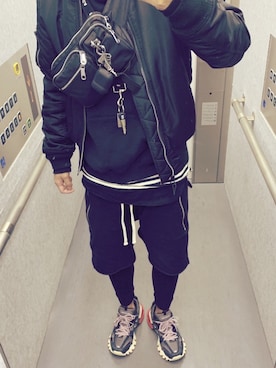 「BALENCIAGA」｜「アイテム（MA-1）」を使った、slp_mmさん（メンズ・181cm）の春コーディネート
