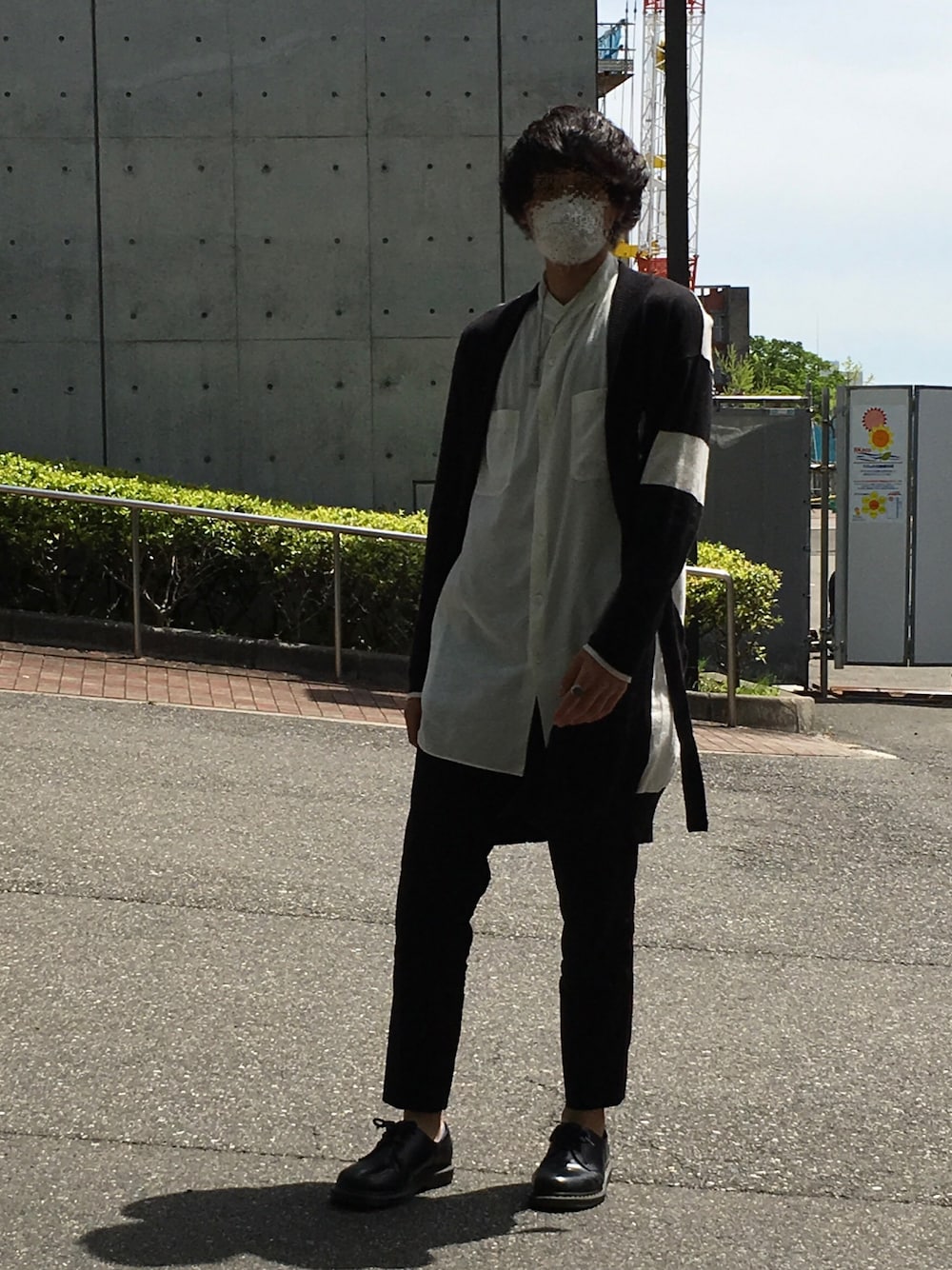 「LAD MUSICIANのアイテム（カーディガン/ボレロ、ブラック系）」を使った、写真全部みてください！さん（メンズ・270cm）の春コーディネートの1枚目の写真