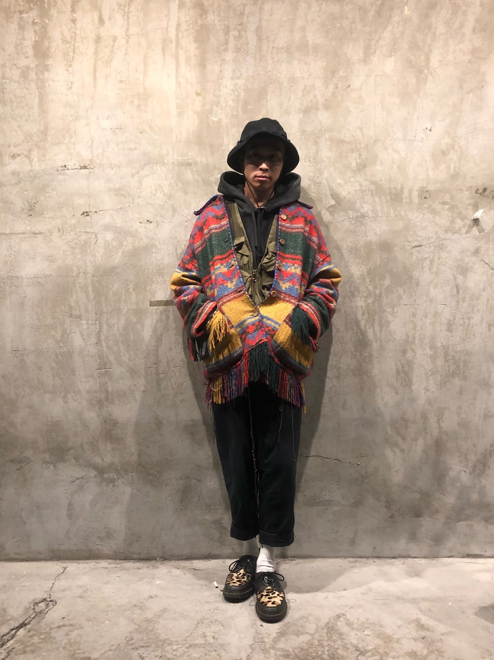 「オーバーサイズ、ミリタリー、カジュアル、柄、ウィンター、ブーツ、stussy、beams plus」｜「STUSSYのJungle Cloth Boonie Hat（ハット、ブラック系）」を使った、とかちさん（メンズ・173cm）の冬コーディネートの1枚目の写真