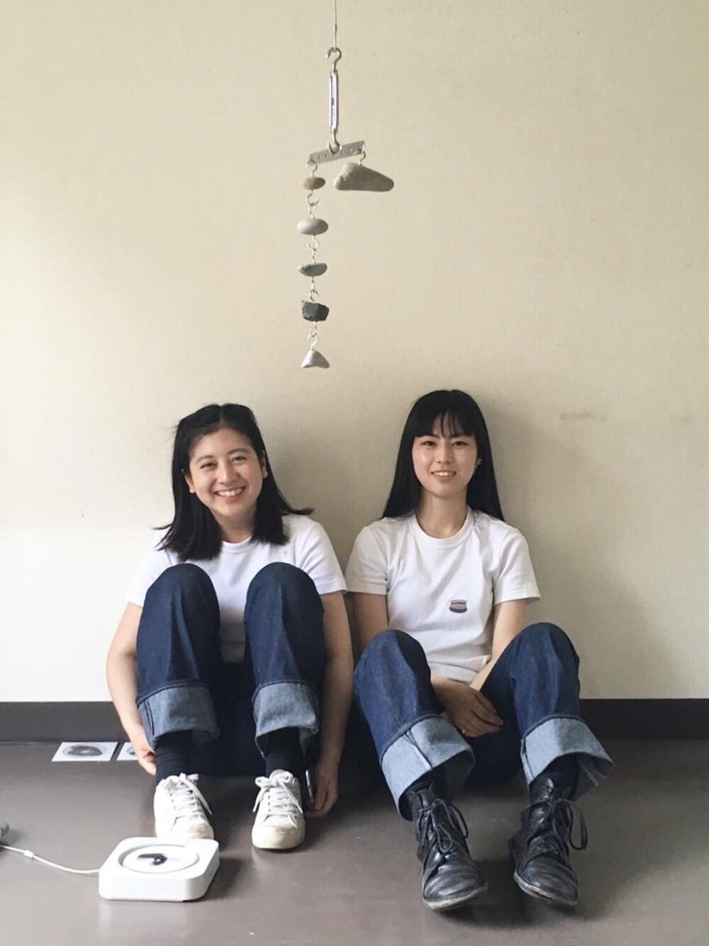 「Handmadeのアイテム（デニムパンツ、ブルー系）」を使った、てったさん（レディース・160cm）の秋コーディネートの1枚目の写真