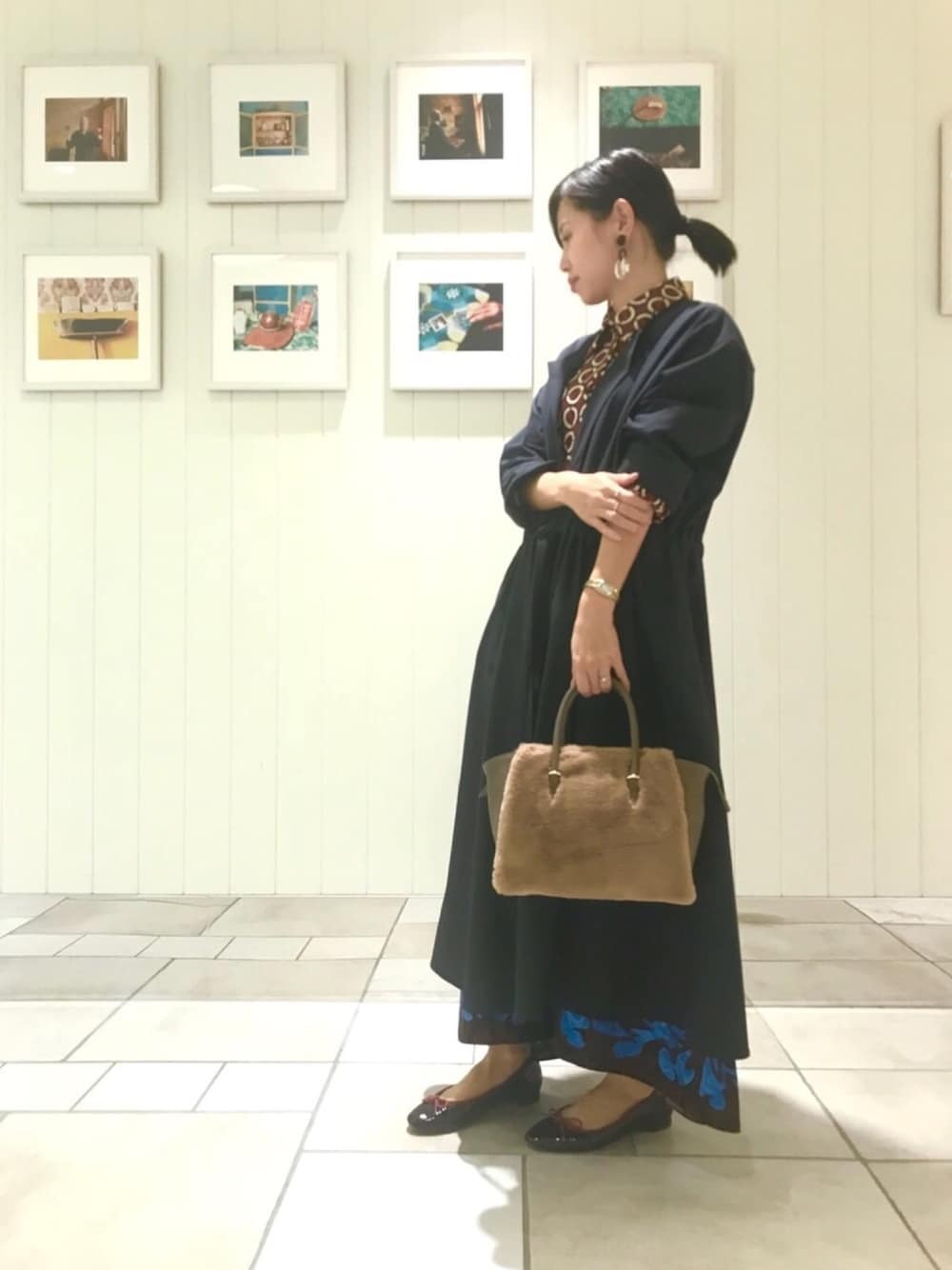 「ファー小物、晴雨兼用パンプス、大人カジュアル、バレエシューズ、エコファー、秋のコーデ」｜「LOWELL thingsのアイテム（バッグ、ブラウン系）」を使った、AOKIさん（レディース・158cm）の秋コーディネートの1枚目の写真