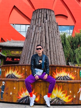 「NIKE（ナイキ）のアイテム（チノパンツ、パープル系）」を使った、Kyrie文_さん（メンズ）の夏コーディネート