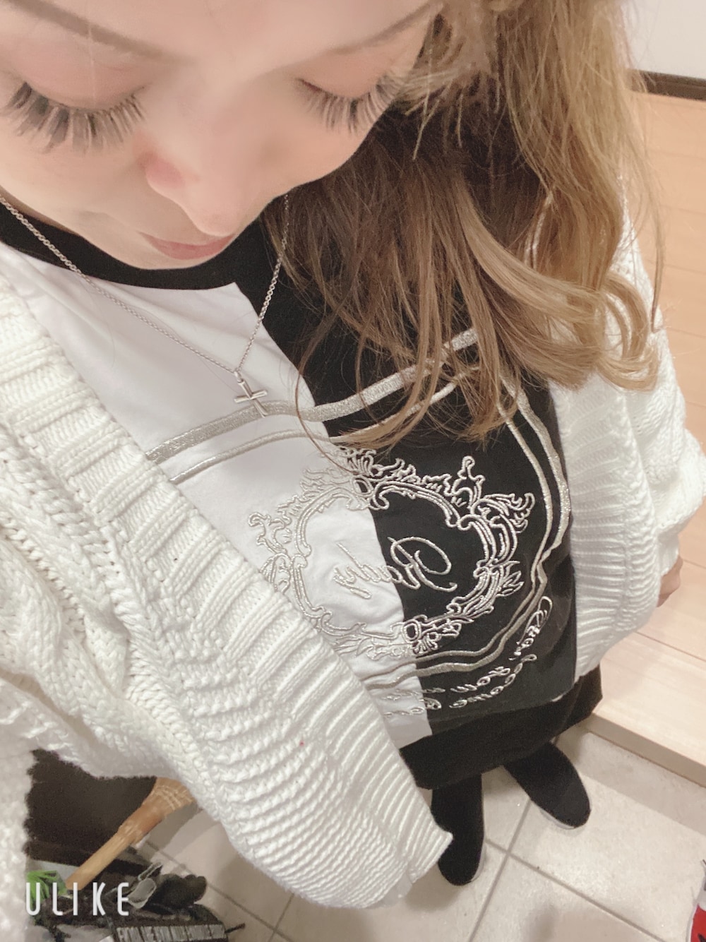 「秋冬コーデ、休日スタイル、スカート、ブーツスタイル、GU、lady」｜「Radyのアイテム（Tシャツ/カットソー、ホワイト系）」を使った、❤️mari❤️さん（レディース・160cm）の秋コーディネートの1枚目の写真