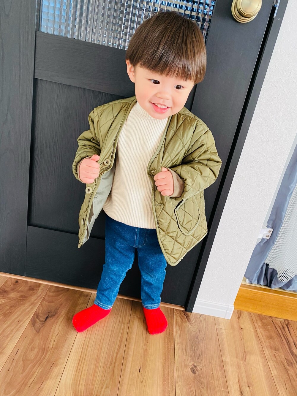 「ホワイトコーデ、クリスマス、男の子、デニム、2歳」｜「Ocean&Groundのアイテム（トップス、ホワイト系）」を使った、chikeboy12さん（キッズ・90cm）の冬コーディネートの1枚目の写真