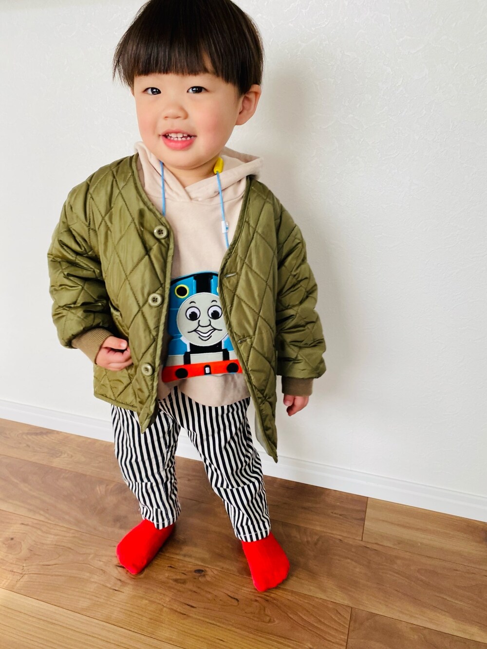 「カジュアルコーデ、キッズコーデ、男の子、2歳、むすこーで、むすこふく、むすこコーデ」｜「韓国ファッション #Kのアイテム（ノーカラージャケット、グリーン系）」を使った、chikeboy12さん（キッズ・90cm）の冬コーディネートの1枚目の写真