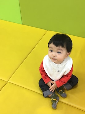 「UNIQLO（ユニクロ）のアイテム（ロンパース、レッド系）」を使った、@139さん（キッズ・80cm）の秋コーディネート