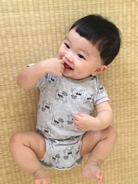 「UNIQLO（ユニクロ）のアイテム（ロンパース、グレー系）」を使った、@139さん（キッズ・80cm）の秋コーディネート