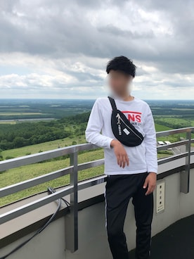 「H&M（エイチ・アンド・エム）のアイテム（ショルダーバッグ）」を使った、えいとさん（メンズ・175cm）の秋コーディネート