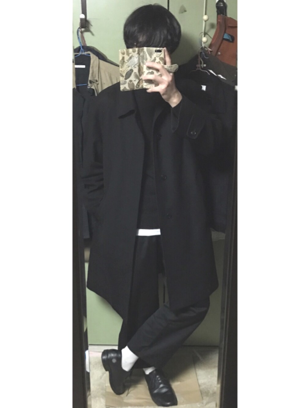 「冬、ワイドパンツ、シンプル、ootd、大学生、プチプラ」｜「古着のアイテム（その他アウター、ブラック系）」を使った、ChiBAさん（メンズ・175cm）の冬コーディネートの1枚目の写真