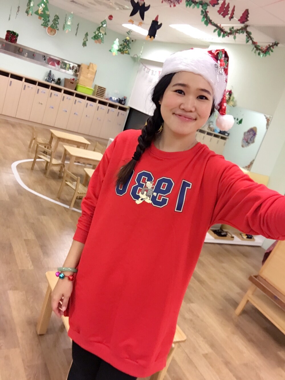 「Jingmei Storeのアイテム（つなぎ/オールインワン、レッド系）」を使った、Kaitlyn Liuさん（レディース・163cm）の夏コーディネートの1枚目の写真