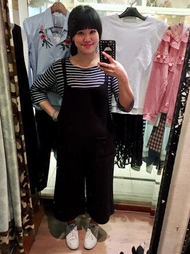 「Jingmei Storeのアイテム（オールインワン・サロペット、ブラック系）」を使った、Kaitlyn Liuさん（レディース・163cm）の春コーディネート