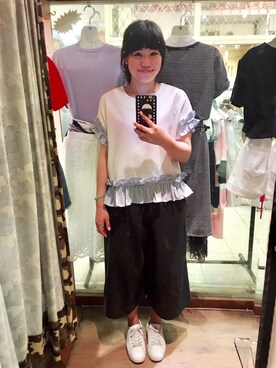 「Jingmei Storeのアイテム（トップス、ホワイト系）」を使った、Kaitlyn Liuさん（レディース・163cm）の春コーディネート