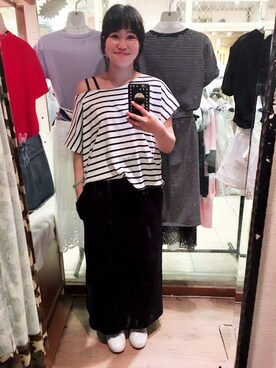 「Jingmei Storeのアイテム（ワンピース、ホワイト系）」を使った、Kaitlyn Liuさん（レディース・163cm）の春コーディネート