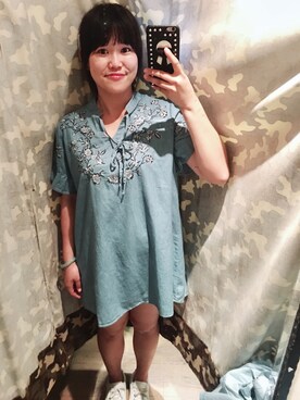 「Jingmei Storeのアイテム（ワンピース、ブルー系）」を使った、Kaitlyn Liuさん（レディース・163cm）の春コーディネート