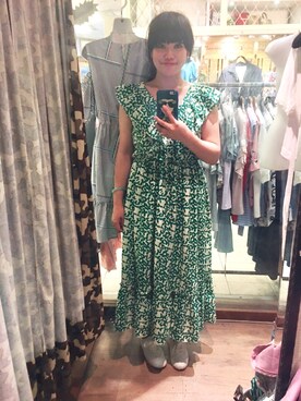 「Jingmei Storeのアイテム（ワンピース、グリーン系）」を使った、Kaitlyn Liuさん（レディース・163cm）の夏コーディネート
