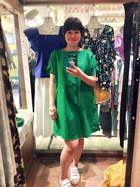 「Jingmei Storeのアイテム（ワンピース、グリーン系）」を使った、Kaitlyn Liuさん（レディース・163cm）の夏コーディネート