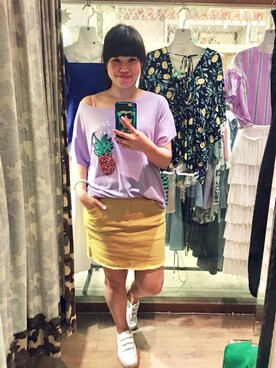 「Jingmei Storeのアイテム（Tシャツ/カットソー、パープル系）」を使った、Kaitlyn Liuさん（レディース・163cm）の夏コーディネート
