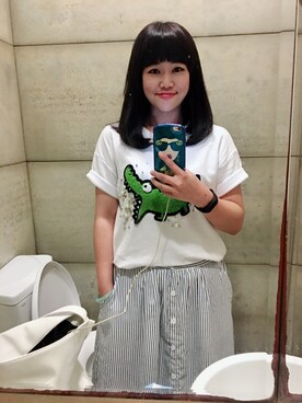 「Jingmei Storeのアイテム（Tシャツ/カットソー、ホワイト系）」を使った、Kaitlyn Liuさん（レディース・163cm）の秋コーディネート