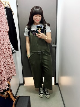 「NET（ネット）のアイテム（オールインワン・サロペット）」を使った、Kaitlyn Liuさん（レディース・163cm）の秋コーディネート
