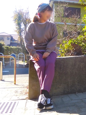 「GU（ジーユー）のアイテム（スラックス、パープル系）」を使った、sakiさん（レディース・167cm）の秋コーディネート