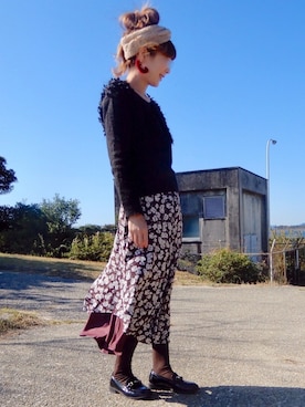 「PAGEBOY（ページボーイ）のアシメハナガラフレアスカート（スカート、ブラウン系）」を使った、sakiさん（レディース・167cm）の秋コーディネート