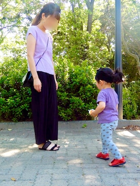 「DHOLIC（ディーホリック）のグロッシープリーツパンツ（スラックス、ブラック系）」を使った、sakiさん（レディース・167cm）の春コーディネート