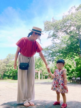 「UNIQLO（ユニクロ）のアイテム（Tシャツ/カットソー、レッド系）」を使った、sakiさん（レディース・167cm）の夏コーディネート