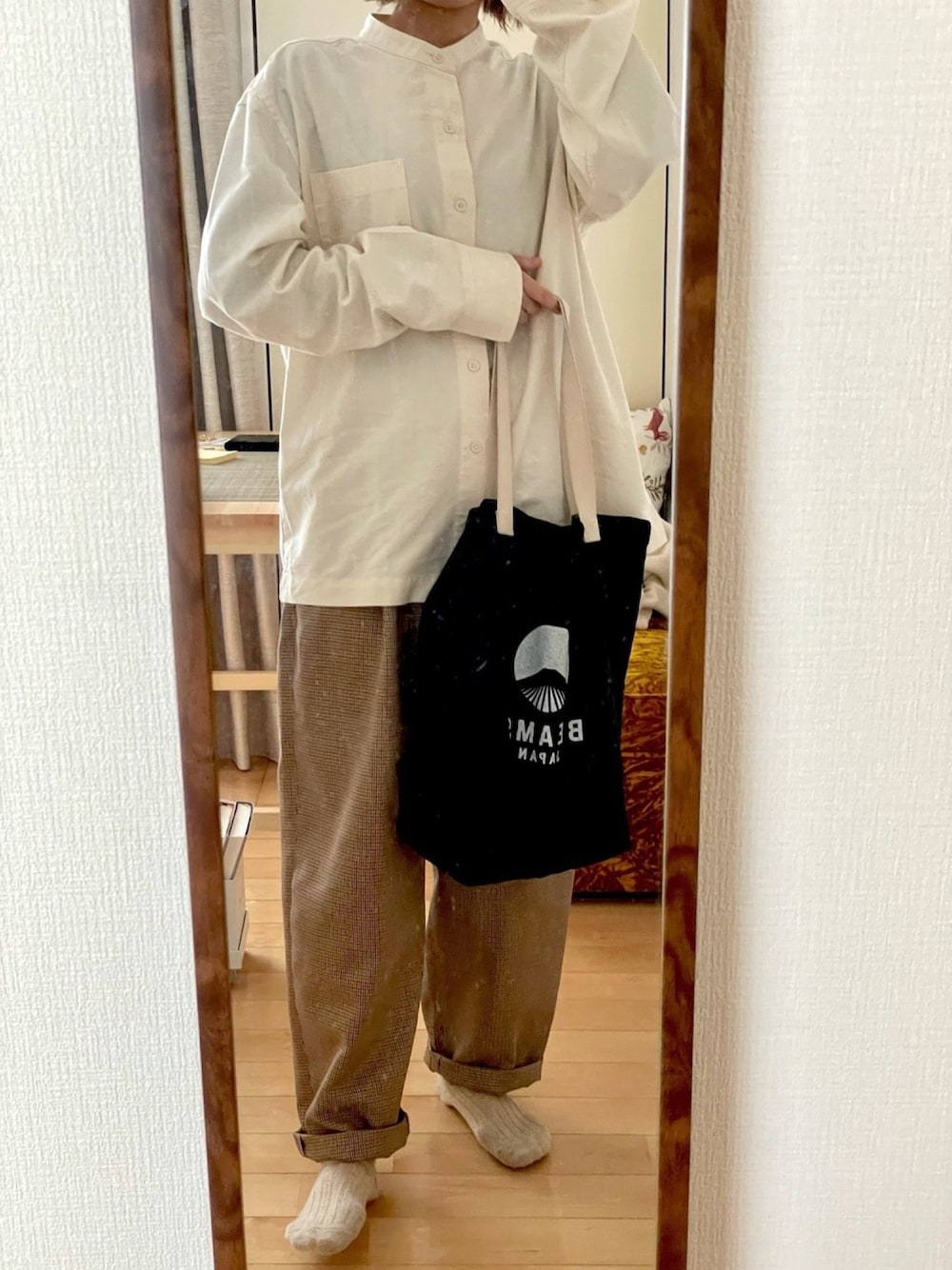 「無印良品、シャツスタイル、春コーデ」｜「無印良品のアイテム（シャツ/ブラウス、ベージュ系）」を使った、なつさん（レディース・162cm）の春コーディネートの1枚目の写真