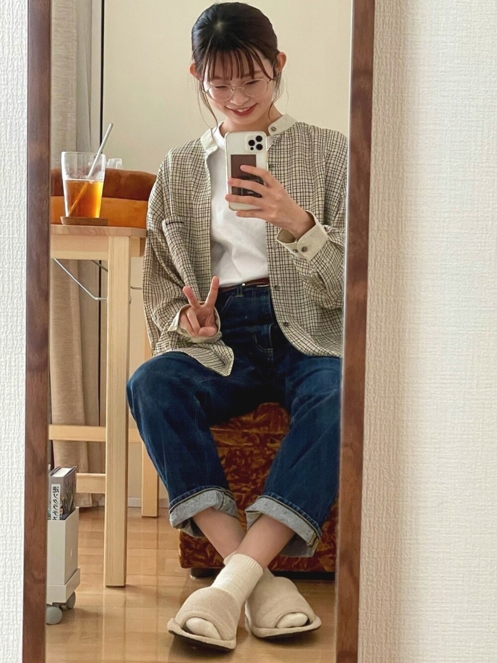 「ユニクロ、GU、古着MIX、カジュアルコーデ、メガネ女子、プチプラ」｜「UNIQLOのクルーネックT（半袖）（Tシャツ/カットソー、ホワイト系）」を使った、なつさん（レディース・162cm）の春コーディネートの1枚目の写真