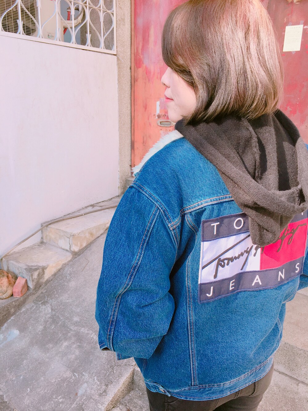 「ootd、outfit、denim」｜「tommy jeansのアイテム（デニムジャケット、ブルー系）」を使った、xuanさん（レディース・158cm）の冬コーディネートの1枚目の写真