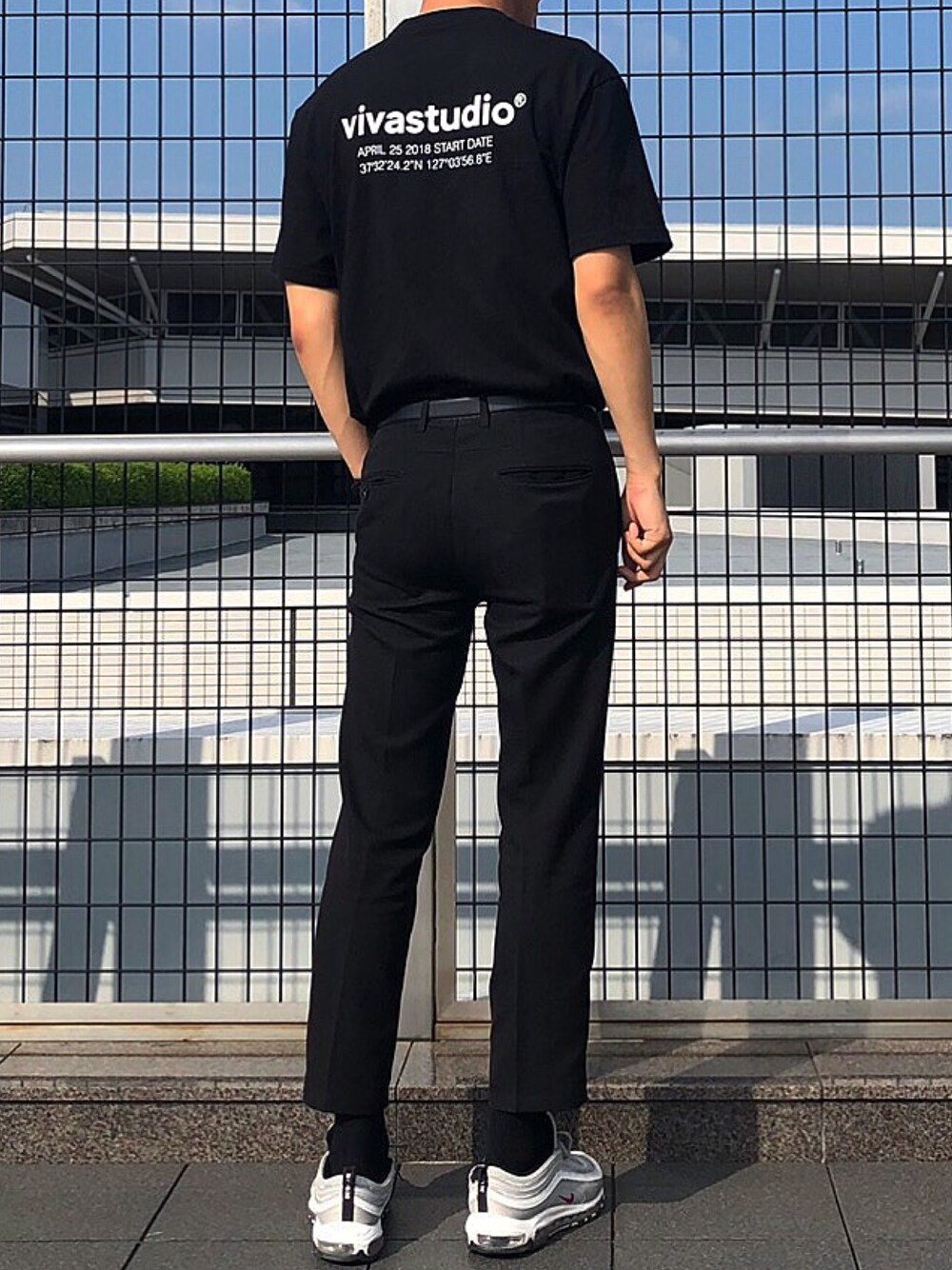 「summer、今日のコーデ、休日コーデ、古着、古着MIX、夏コーデ、男の子、韓国ファッション、シンプル」｜「NIKEのNIKE ナイキ AIR MAX 97 UL '17 ナイキ エア マックス ９７ ウルトラ １７ 918356 003MTLC SILVER/VARSITY RED-BLACK-WHITE（スニーカー、シルバー系）」を使った、ヒヨンさん（メンズ・183cm）の夏コーディネートの1枚目の写真