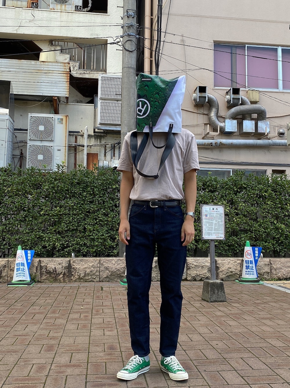 「UNIQLO、きれいめカジュアル、カジュアル、おしゃれさんと繋がりたい、今日のコーデ、プチプラ、シンプル、大人カジュアル」｜「FREITAGのアイテム（ショルダーバッグ、その他）」を使った、ヒヨンさん（メンズ・183cm）の夏コーディネートの1枚目の写真
