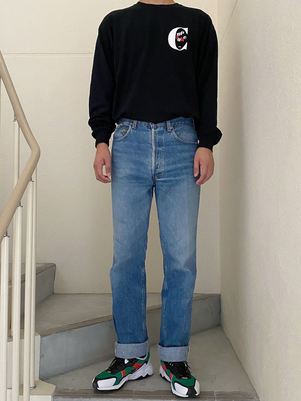 「ootd、シンプル、カジュアル、オトナカジュアル、きれいめカジュアル、今日のコーデ、古着、おしゃれさんと繋がりたい、プチプラ、オーバーサイズ」｜「Com9uRe.のアイテム（Tシャツ/カットソー、ブラック系）」を使った、ヒヨンさん（メンズ・183cm）の秋コーディネートの1枚目の写真