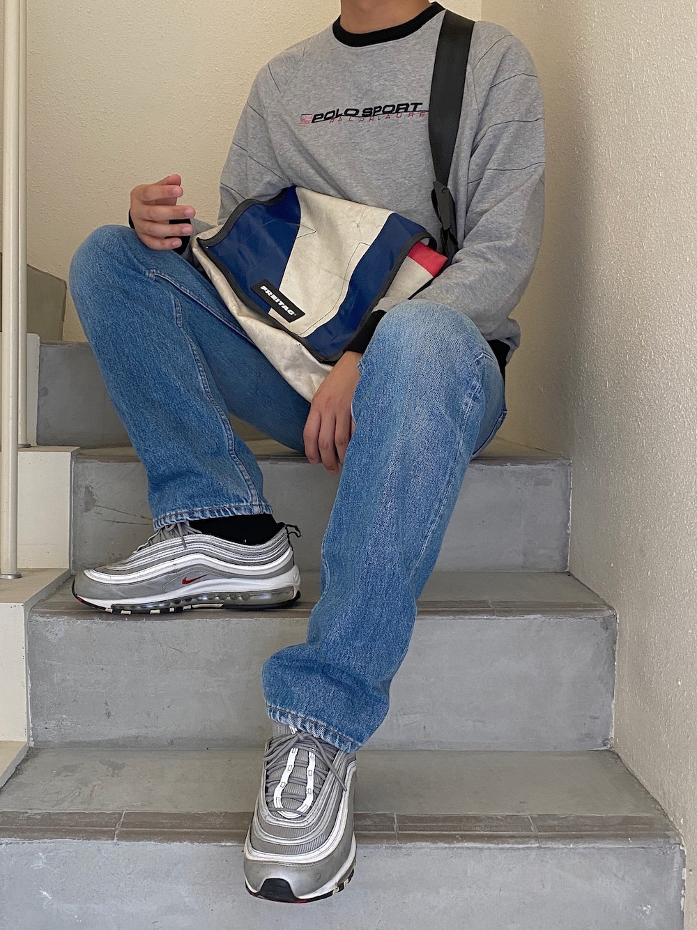 「ootd、シンプル、ストリート、今日のコーデ、秋のコーデ、お洒落さんとつながりたい、オーバーサイズ、カジュアル、きれいめカジュアル、古着」｜「polosportのアイテム（スウェット、グレー系）」を使った、ヒヨンさん（メンズ・183cm）の秋コーディネートの1枚目の写真