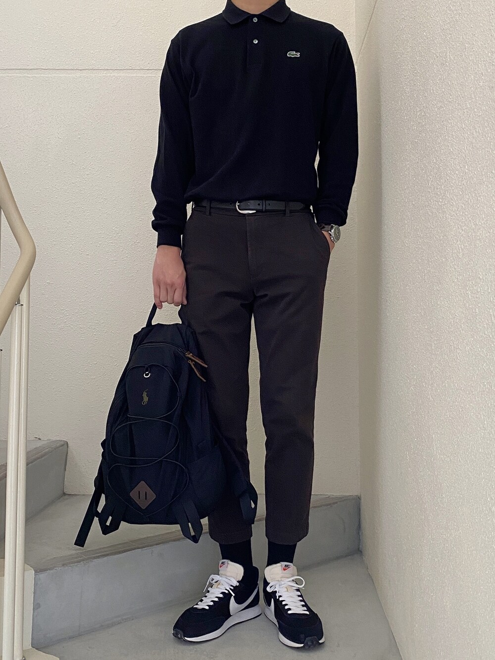 「ootd、カジュアル、シンプル、大人カジュアル、きれいめカジュアル、古着、プチプラ、秋コーデ、今日のコーデ、おしゃれさんと繋がりたい」｜「LACOSTEのLACOSTE / ロングスリーブ ポロシャツ（ポロシャツ、ブラック系）」を使った、ヒヨンさん（メンズ・183cm）の秋コーディネートの1枚目の写真