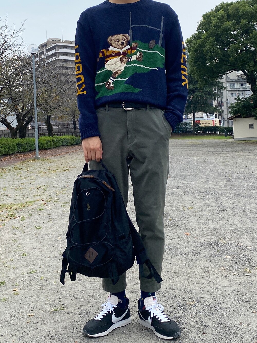 「シンプル、カジュアル、大人カジュアル、きれいめカジュアル、ニット、秋のコーデ、今日のコーデ、ootd、プチプラ、韓国ファッション」｜「UNIQLOのアイテム（チノパンツ、その他）」を使った、ヒヨンさん（メンズ・183cm）の秋コーディネートの1枚目の写真