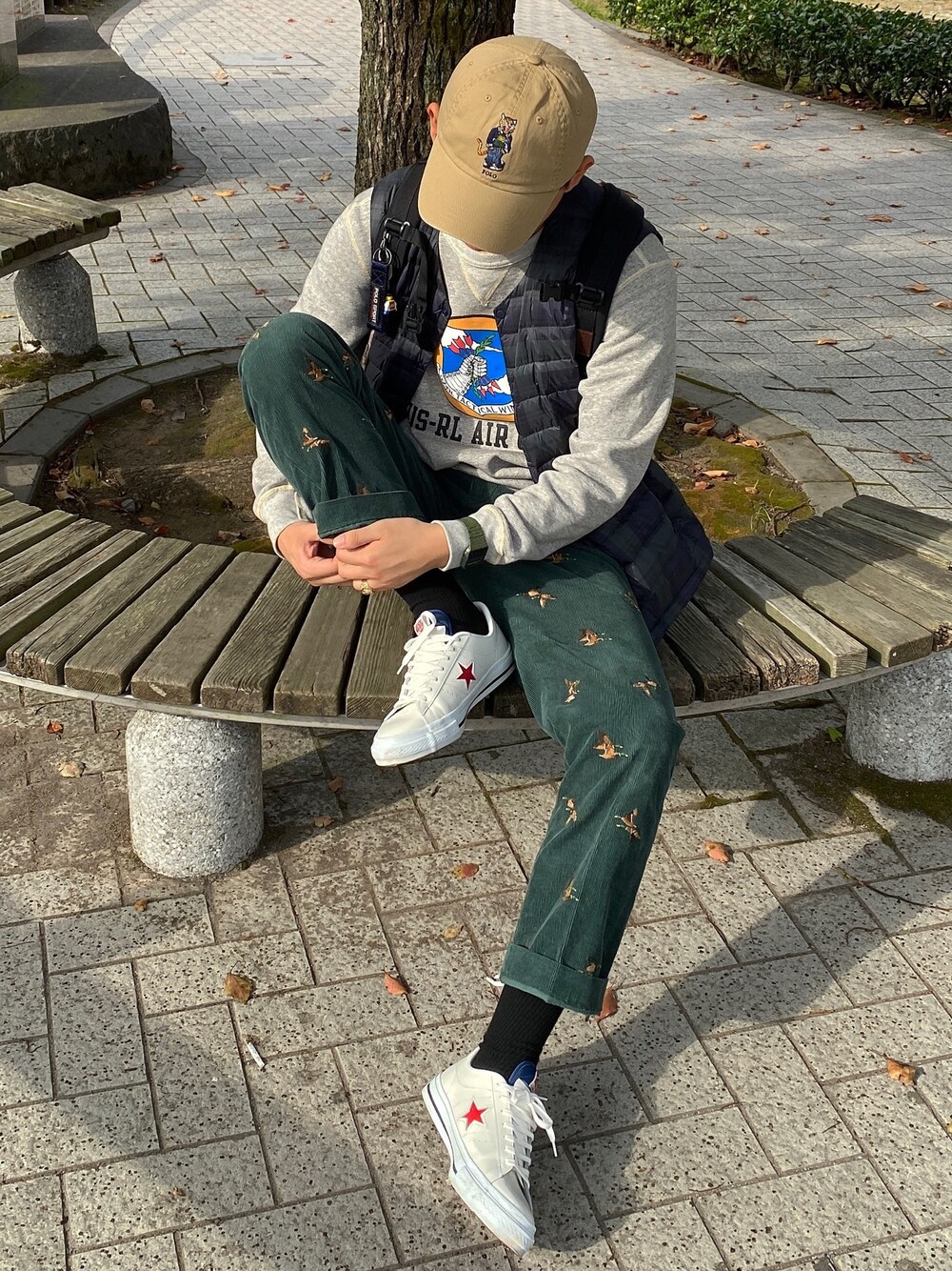 「今日のコーデ、シンプル、カジュアル、大人カジュアル、きれいめカジュアル、プチプラ、ootd、古着、アメカジ、オーバーサイズ」｜「POLO RALPH LAURENのアイテム（パンツ、グリーン系）」を使った、ヒヨンさん（メンズ・183cm）の秋コーディネートの1枚目の写真