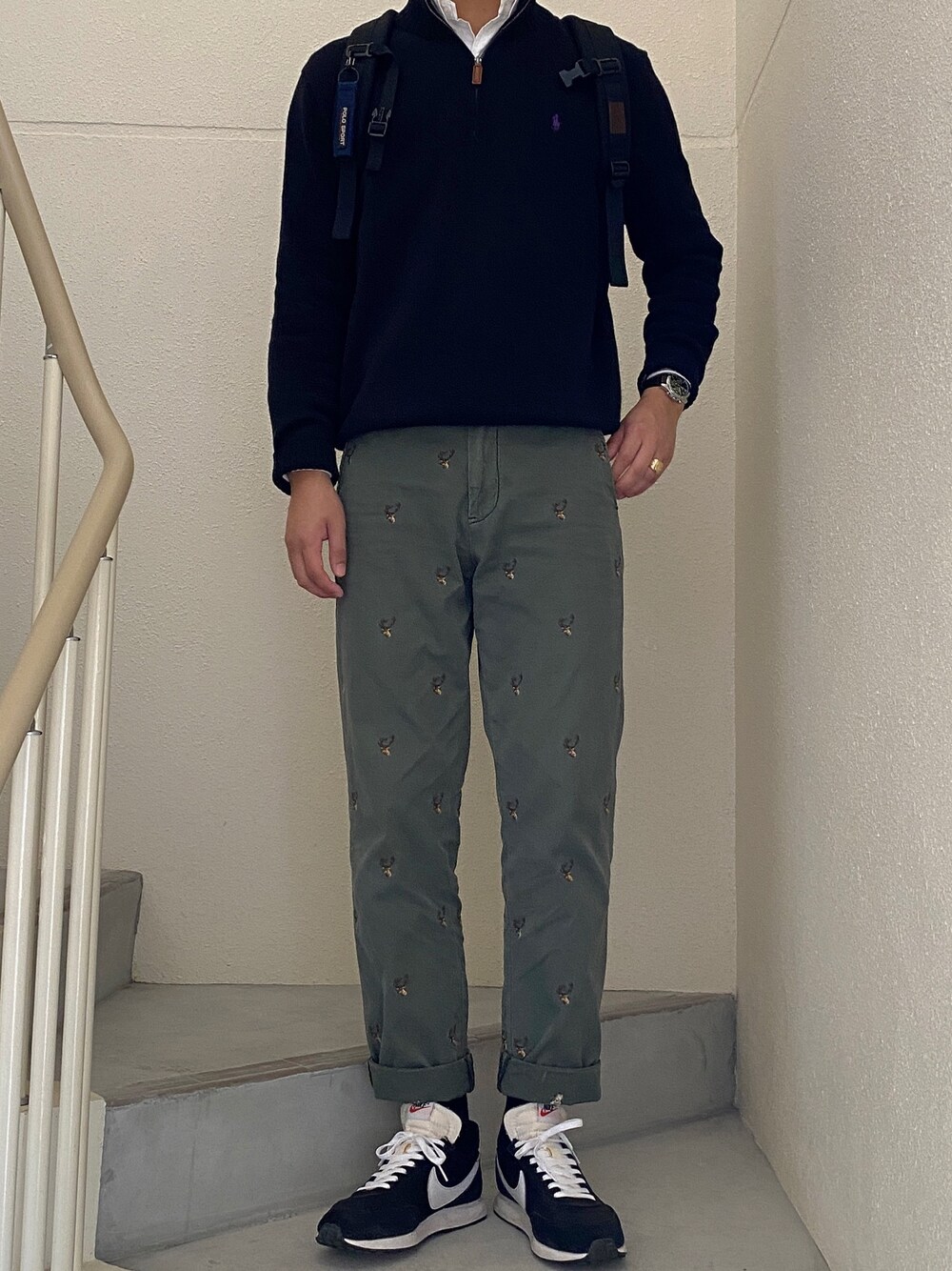「NIKE、ootd、カジュアル、シンプル、古着MIX、今日のコーデ、大人カジュアル、きれいめカジュアル、プチプラ、韓国ファッション」｜「POLO RALPH LAURENのアイテム（ニット/セーター、ブラック系）」を使った、ヒヨンさん（メンズ・183cm）の秋コーディネートの1枚目の写真