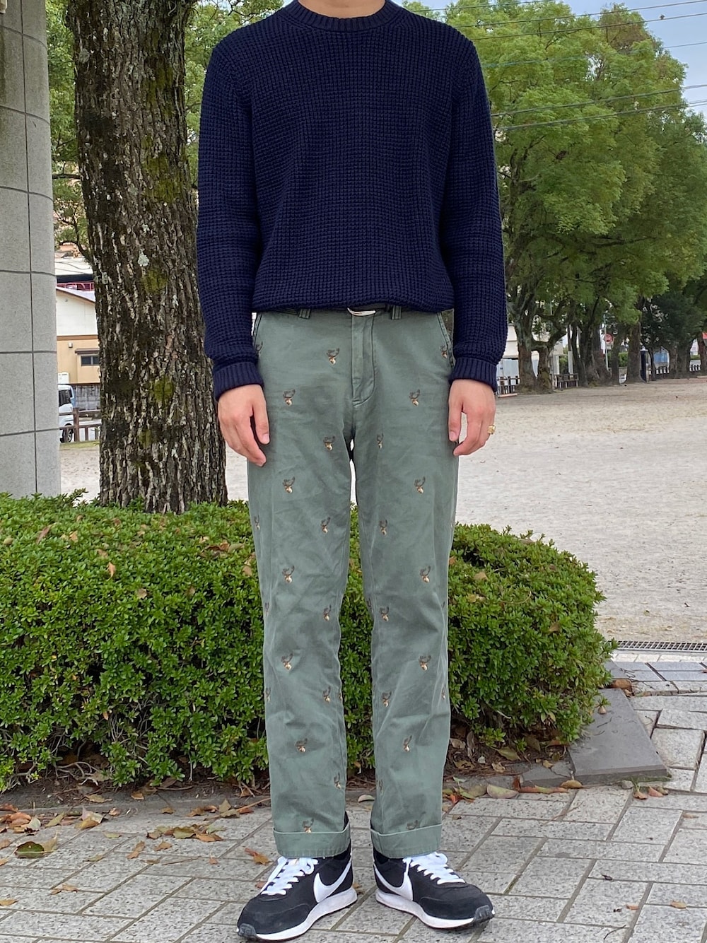 「NIKE、ootd、今日のコーデ、大人カジュアル、きれいめカジュアル、カジュアル、シンプル、UNIQLO、プチプラ、古着」｜「POLO RALPH LAURENのアイテム（チノパンツ、グリーン系）」を使った、ヒヨンさん（メンズ・183cm）の秋コーディネートの1枚目の写真