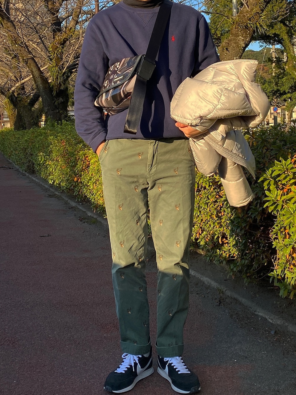 「ootd、古着、シンプル、カジュアル、大人カジュアル、きれいめカジュアル、今日のコーデ、プチプラ、オーバーサイズ、おしゃれさんと繋がりたい」｜「POLO RALPH LAURENのアイテム（スウェット、ブルー系）」を使った、ヒヨンさん（メンズ・183cm）の冬コーディネートの1枚目の写真