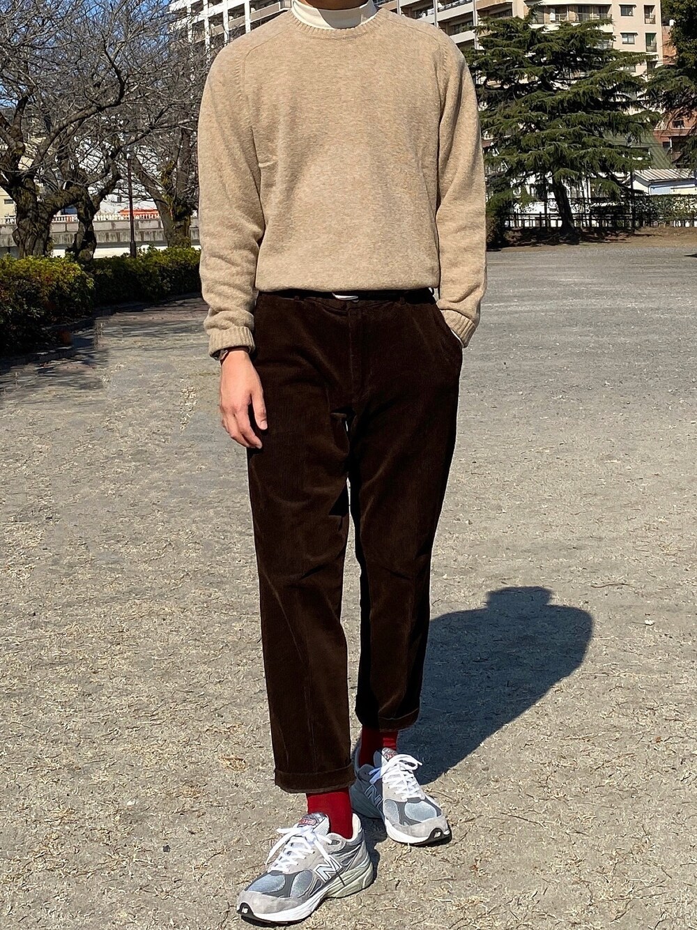 「ootd、今日のコーデ、シンプル、プチプラ、カジュアル、大人カジュアル、きれいめカジュアル、古着、ユニクロ、オーバーサイズ」｜「UNIQLOのアイテム（ニット/セーター、ベージュ系）」を使った、ヒヨンさん（メンズ・183cm）の冬コーディネートの1枚目の写真