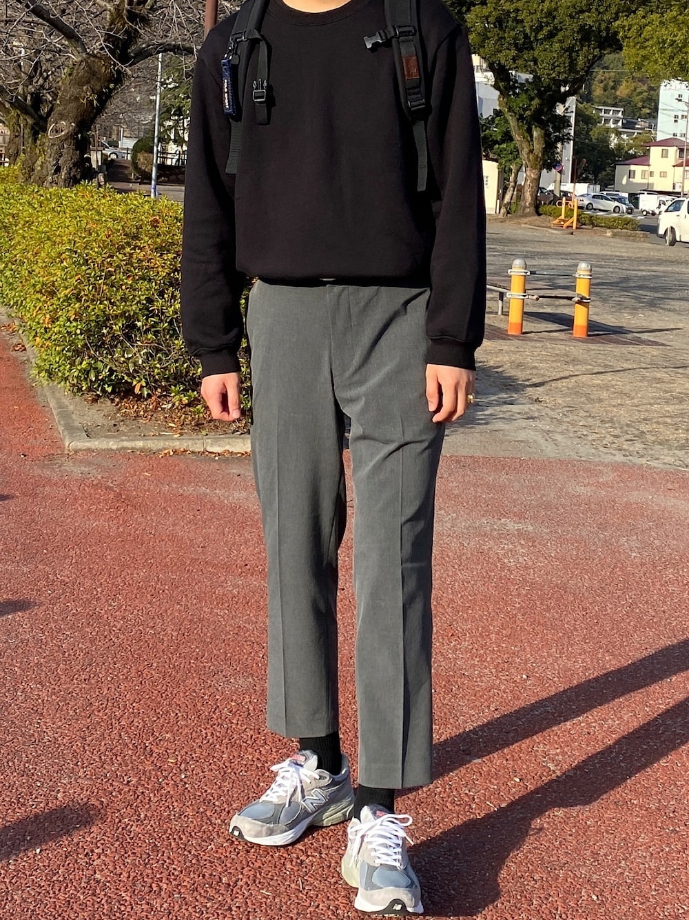 「ootd、今日のコーデ、シンプル、きれいめカジュアル、カジュアル、大人カジュアル、プチプラ、ユニクロ、古着、オーバーサイズ」｜「UNIQLOのアイテム（パンツ、グレー系）」を使った、ヒヨンさん（メンズ・183cm）の冬コーディネートの1枚目の写真