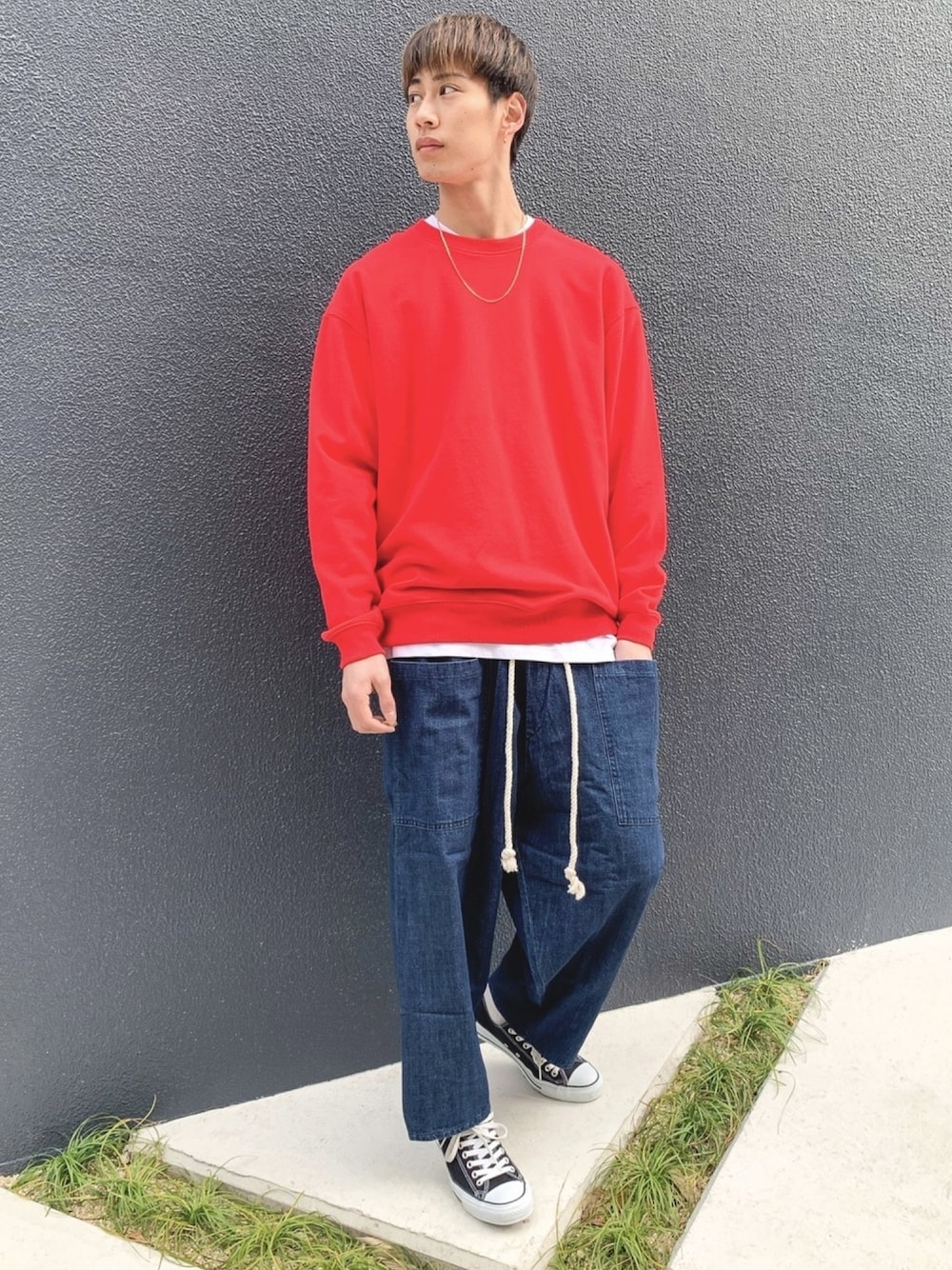 「お洒落さんとつながりたい、シンプルコーデ、カジュアルコーデ、大人カジュアル、デニムパンツ、ビックシルエット、ドクターマーチン、ストリートMIX、着回しコーデ、ボーダー」｜「United Athleのビッグシルエットトップス クルーネック スウェット トレーナー 10.0オンス【セットアップ対応】（スウェット、レッド系）」を使った、RUIさん（メンズ・181cm）の春コーディネートの1枚目の写真