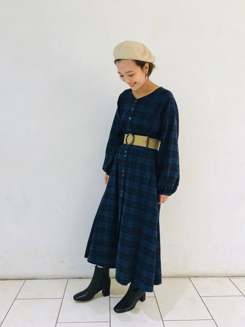「RAY CASSINのチェックドルマンスリーブワンピース（ワンピース、ブルー系）」を使った、YUKINKOさん（レディース・158cm）の秋コーディネートの1枚目の写真